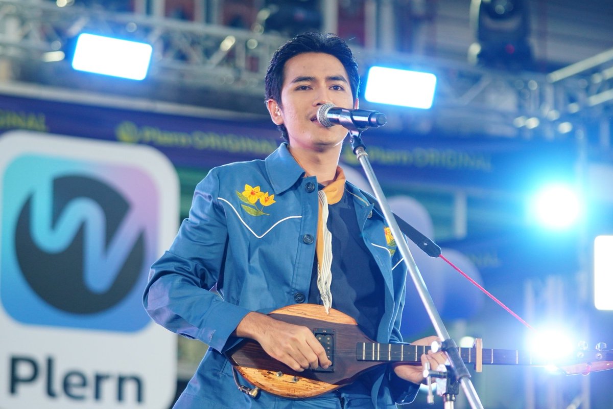 joeyphuwasit_fc's tweet photo. สถานีต่อไป กำแพงเพชร 25042013
Artist : JOEY PHUWASIT โจอี้ ภูวศิษฐ์
Location : Studio Cafe
#JOEYPHUWASIT #โจอี้ภูวศิษฐ์ #joeypws #ขยี้แบนด์ #studiocafe
📸Gloy https://t.co/IfSM82QSOC