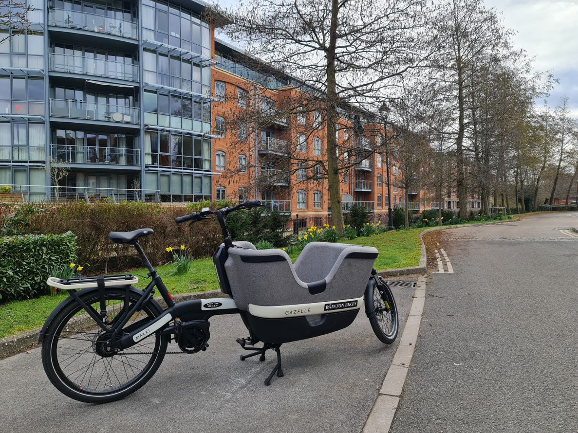 E-BIKES, E-CARGO BIKES, AND E-SCOOTERS - LOVE THEM, HATE THEM, OR JUST INDIFFERENT? Take part in our survey: 3 £100 prizes drawn. Kennington, Oxford? Click this link to take part tinyurl.com/5h2p8au3 pls R/T!