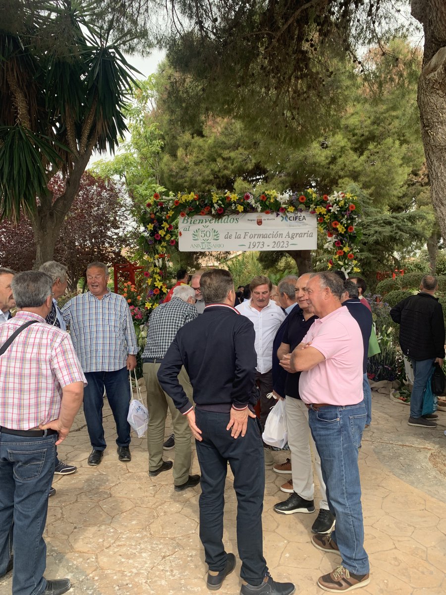 Asta13Streaming's tweet photo. Gracias a la producción y grabación del evento del 50 Aniversario del Centro Integrado de Formación y Experiencias Agracias #CIFEA de Torre Pacheco, @sftt_carm  fuimos testigos del emotivo reencuentro entre alumnos y profesores de diferentes promociones. Felicidades. https://t.co/5UWnpXpaJO
