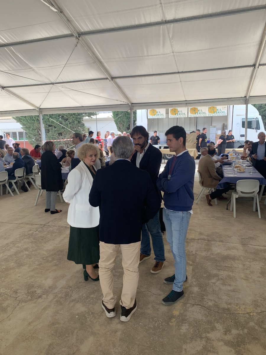 Asta13Streaming's tweet photo. Gracias a la producción y grabación del evento del 50 Aniversario del Centro Integrado de Formación y Experiencias Agracias #CIFEA de Torre Pacheco, @sftt_carm  fuimos testigos del emotivo reencuentro entre alumnos y profesores de diferentes promociones. Felicidades. https://t.co/5UWnpXpaJO