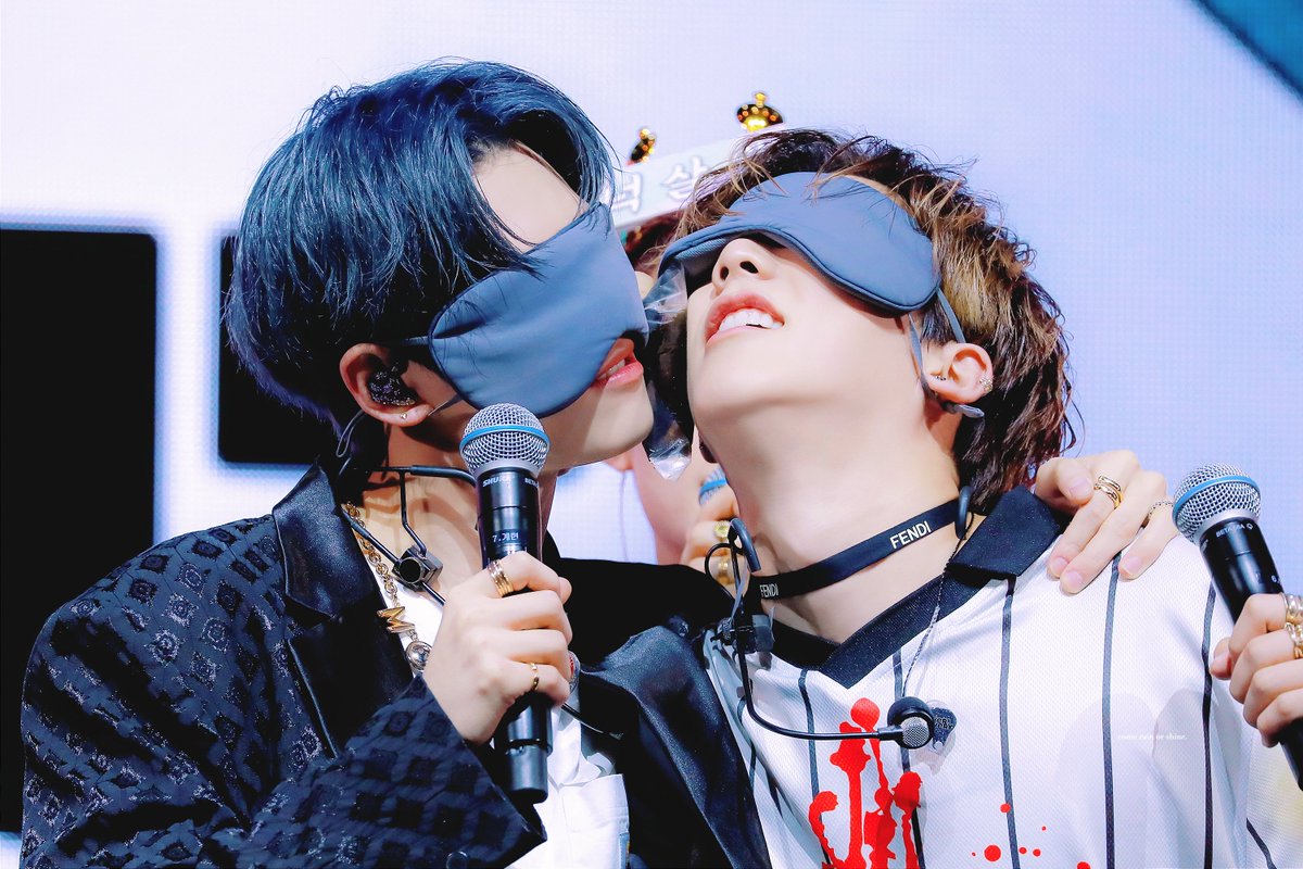 cros_gh's tweet photo. 220425 
#계현 #민찬
#베리베리 #VERIVERY https://t.co/vzZocHiAzY