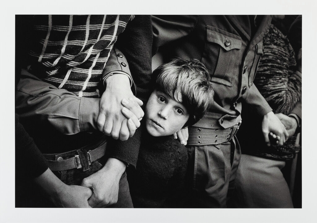 cultur_affairs's tweet photo. ✊Celebrating Freedom Day in Portugal with the anniversary of the 25th of April revolution in 1974 

→ Join us for an Open Talk with renowned Portuguese photographer Alfredo Cunha:
🗓️ Friday 28 April 6 – 8pm: no RSVP needed! 
📍 Underdogs Gallery | Lisbon

#AbrilSempre https://t.co/a7DusK0XL1