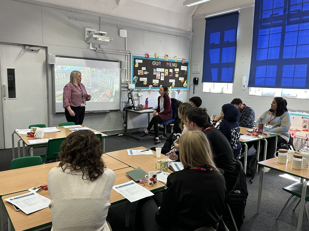STOCSch's tweet photo. STOC are hosting today’s Teach Wimbledon meeting. The student Teachers are learning about our fantastic early year provision! Welcome to our wonderful school! @STOCSch @TeachWimbledon 
#thefuture 💛💙 https://t.co/hek6zKBhCO