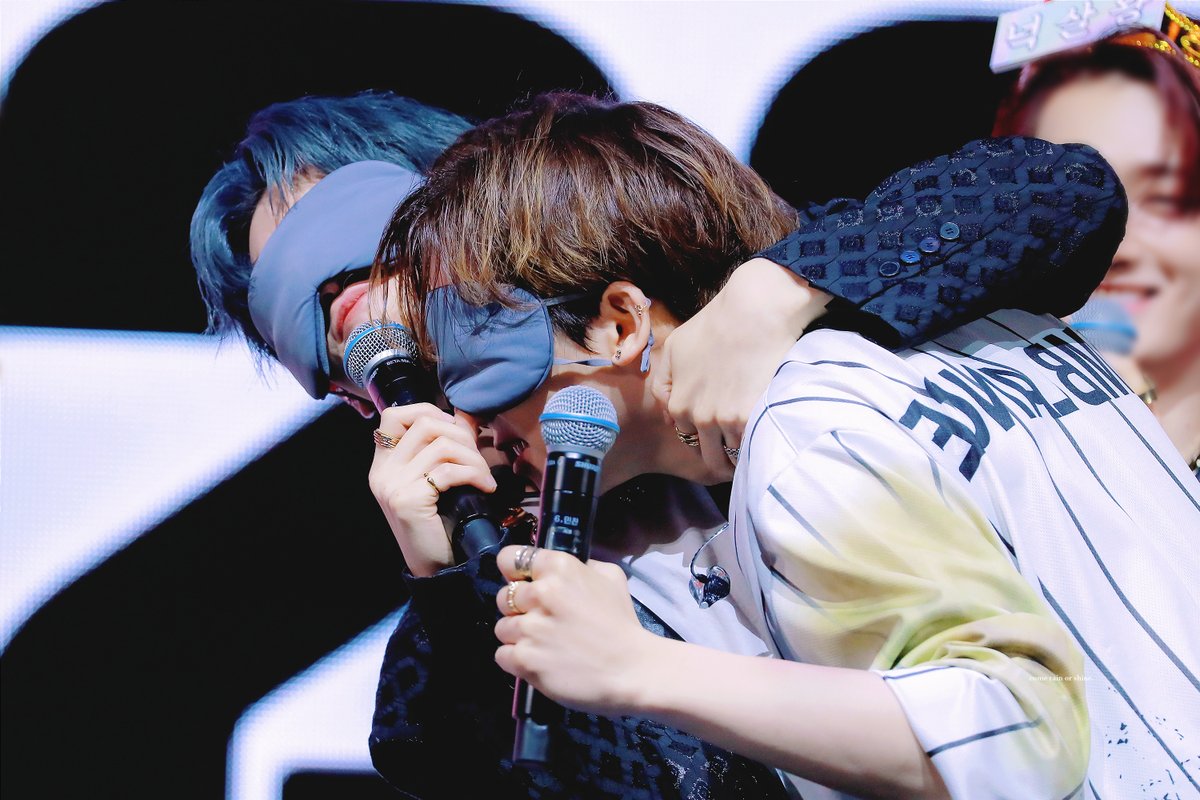 cros_gh's tweet photo. 220425 
#계현 #민찬
#베리베리 #VERIVERY https://t.co/OYJHsJc1PO