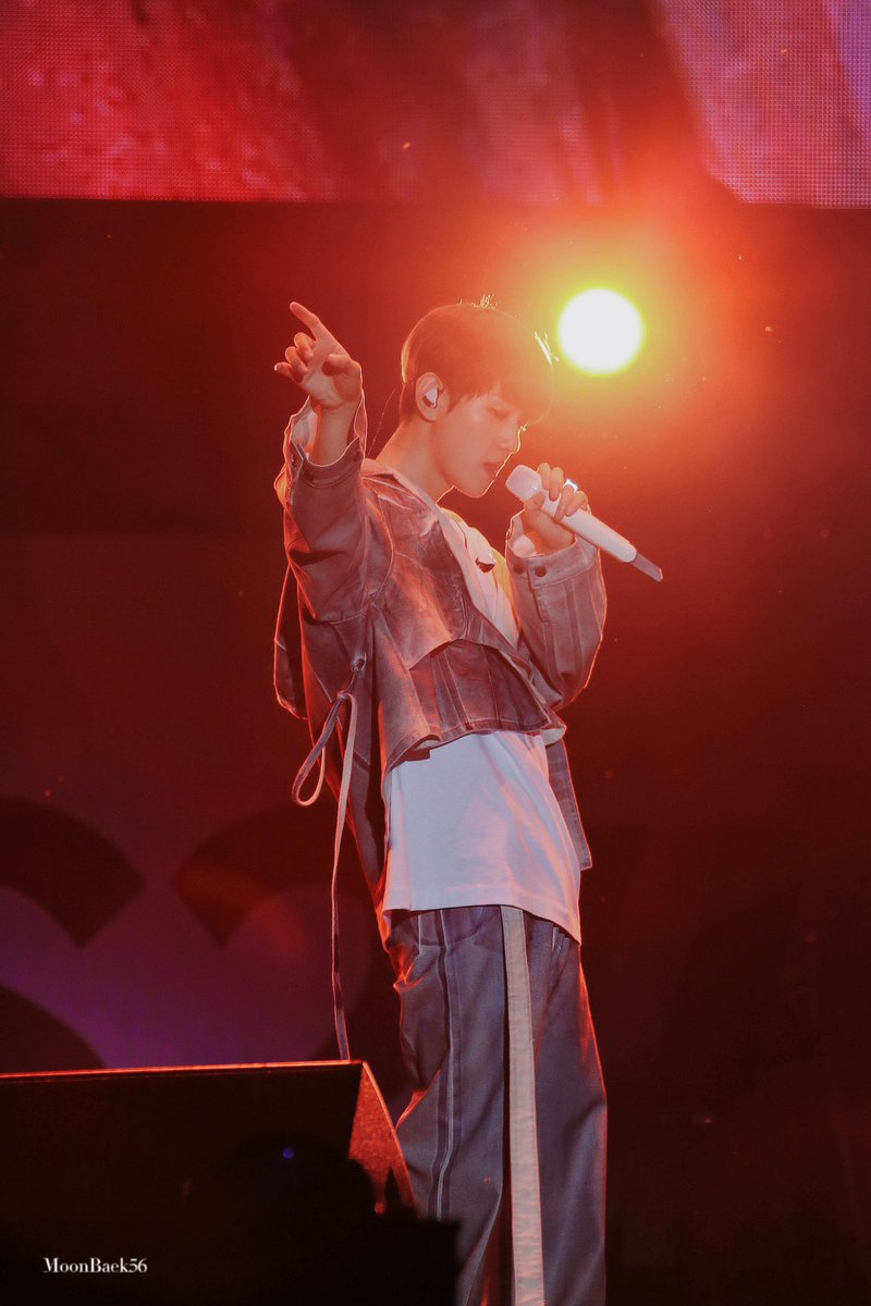 MoonBaek56 tweet media