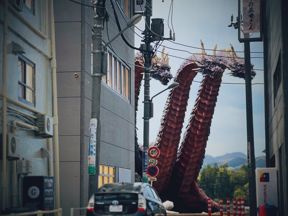 giantvsmonster's tweet photo. 2023年公開予定の村瀬継蔵総監督による特撮映画『神の筆』に、ビビッドマン製作委員会のミニチュアのいくつかが使用されました！

現在活動休止中の我々ですが、こうしてミニチュアを使っていただけて本当に嬉しいです。

ビビッドスタッフ一同、映画の完成を心より楽しみにしています！！ https://t.co/uob5oYFN3H