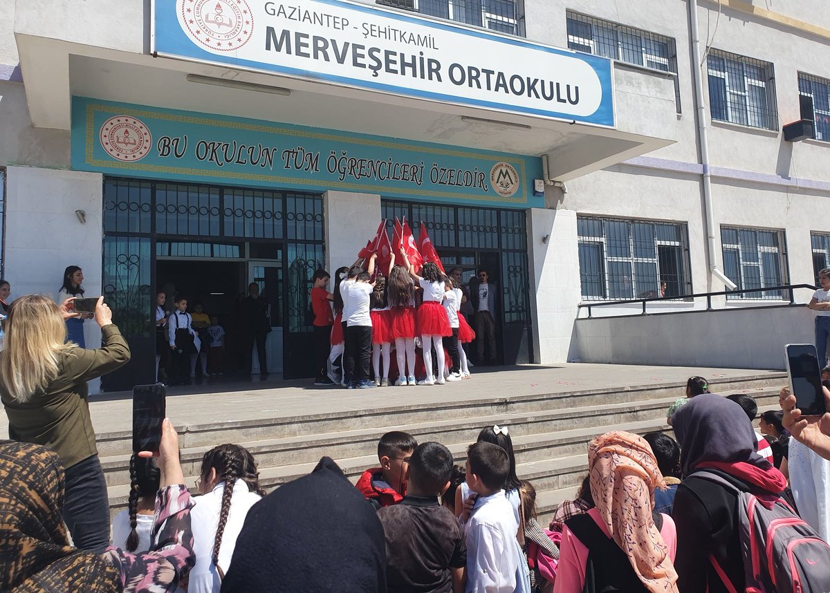 hsngdogan's tweet photo. Gaziyurt İlkokulu 
23 Nisan Kutlama programı 
#23NisanKutluOlsun 
@GAZIYURTILKOKUL 
@MervesehirO2020 
@yunusaktas02 
@nailda19026455 
@SehitkamilMEM https://t.co/RUEEzKOMKw