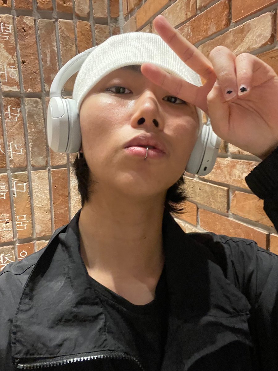 TONLIZ_'s tweet photo. 近況👋🏻

#自撮り #自撮り界隈 #自撮り界隈と繋がりたい #セルフィー #美男美女と繋がりたい #ジェンダーレス男子 #ジェンダーレス #メイク男子 #中性 #中性さんと繋がりたい #加工詐欺 #加工厨 #メンヘラ #メンヘラメイク #メンヘラ男子 #メンズメイク #雰囲気 #雰囲気好きな人いいね #自発ください https://t.co/YXXktBMfK1