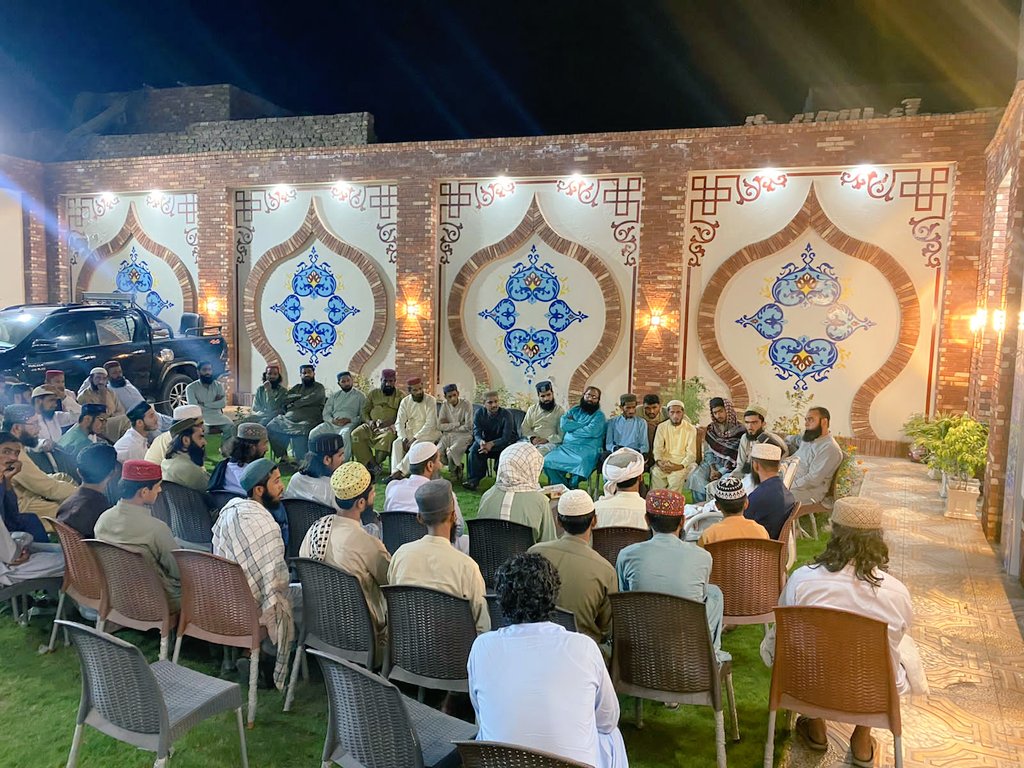 moavia_official's tweet photo. الحمدللہ ، علی اسلامک سنٹر جھنگ میں عید الفطر کے دوران مختلف علاقوں سے آئے کارکنان و ذمہ داران سے ملاقاتیں ۔۔۔
#ExploreJhang #PRHP #JhangDevelopment #AliIslamicCentreJhang https://t.co/6NDFjLWNed