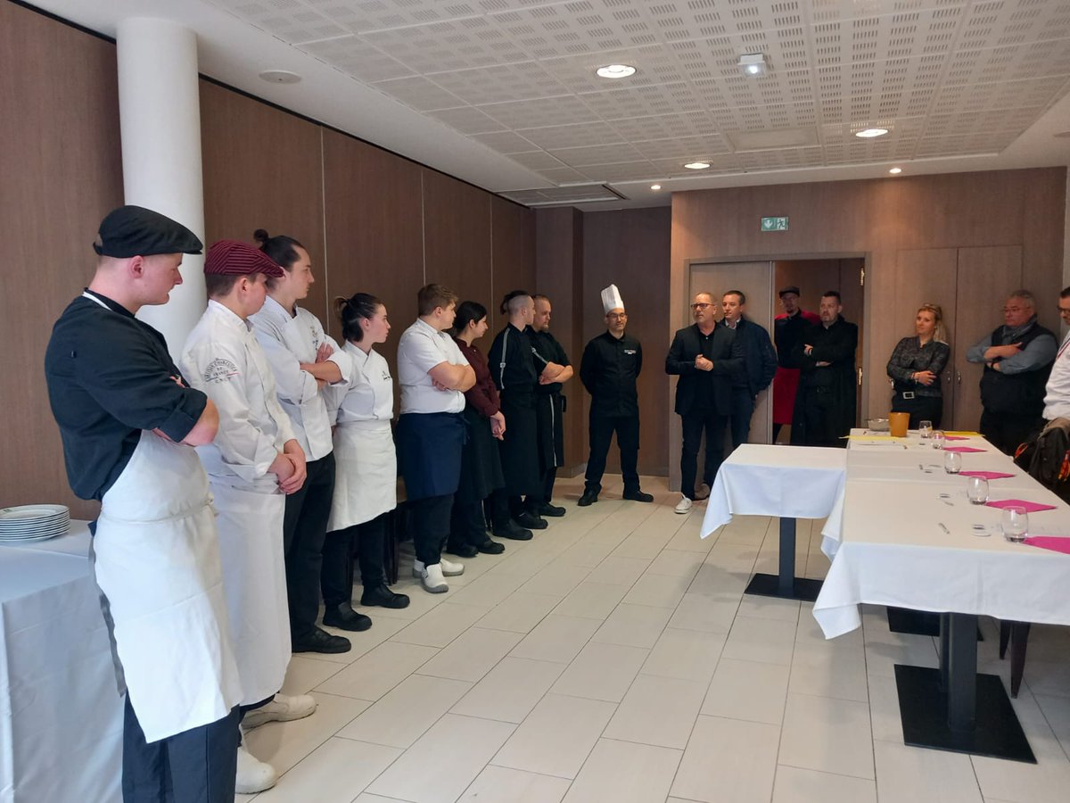 InterbevGdEst's tweet photo. Début des épreuves pour le 2eme concours des #Ardoises du @regiongrandest sur le thème #flexisportif #aimezlaviande #mangezenmieux @LesFlexitariens @AlmeaFormations https://t.co/SgJmVqqUmM
