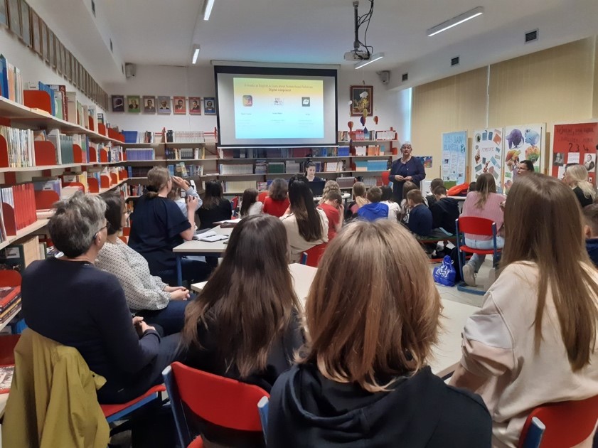 REGREEN_nbs's tweet photo. Happy #EarthDay from Velika Gorica with #REGREEN! 🌎🌿
We celebrated Earth Day with schools as part of the REGREEN project. Students engaged in nature-based learning with #Ecofieldbooks, #floormaps, and #Greenopolis. Inspiring to see their enthusiasm for the environment! https://t.co/Cqr7mpbYz7