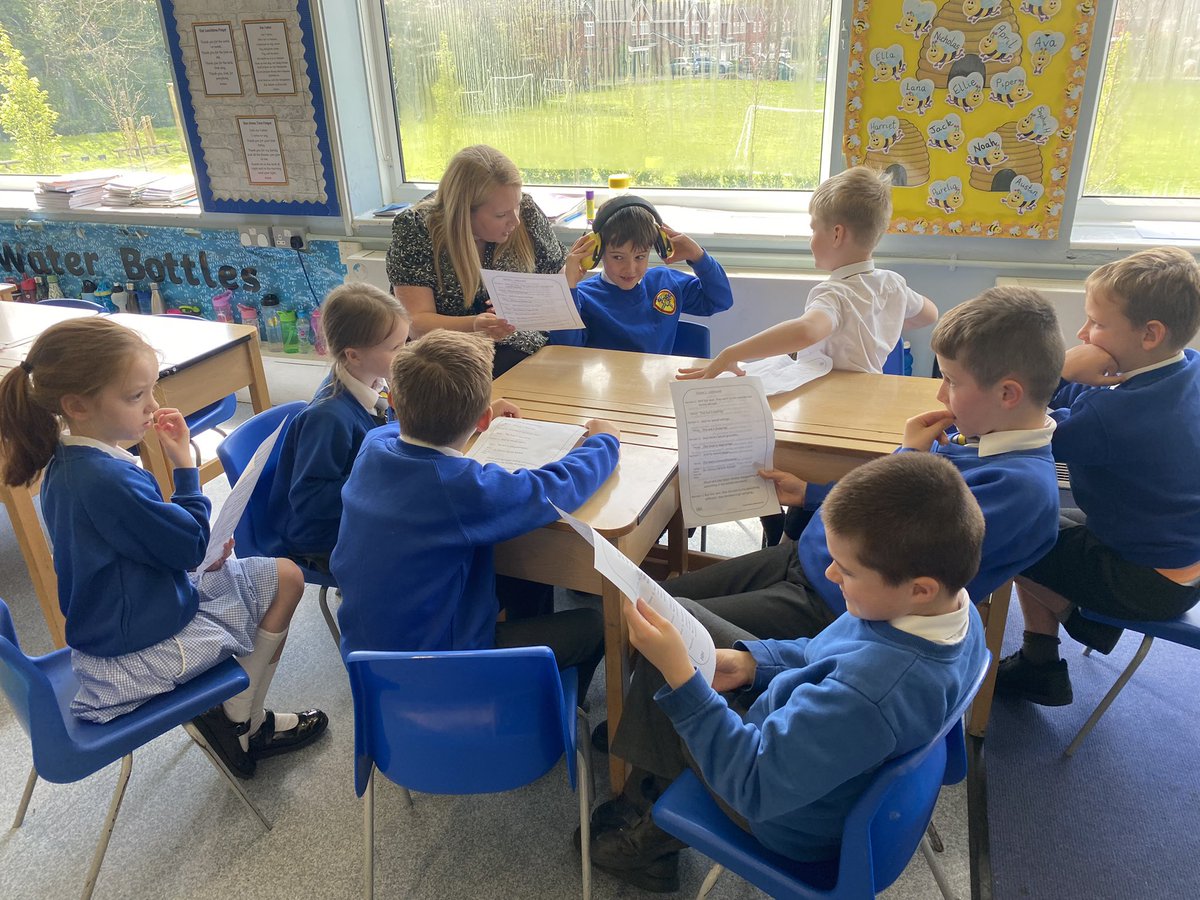 StPPPrimaryY3's tweet photo. We’ve started looking at play scripts this week. Year 3 enjoyed reading through a scene created from the book ‘Horrid Henry’ Children had a go at acting out the scene in small groups #literacy #playscripts #horridhenry https://t.co/bQF9kwMQrF