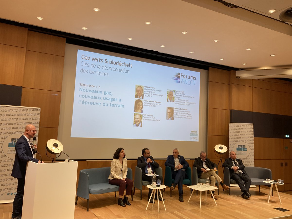 MariealixMs's tweet photo. "Nouveaux gaz, nouveaux usages à l'épreuve du terrain", c'est le thème de la table-ronde organisée par la @fnccr lors de son forum sur les #gaz verts &amp; biodéchets.
CR à lire dans @TankEnergies très bientôt ! https://t.co/rVc1fdCdKO