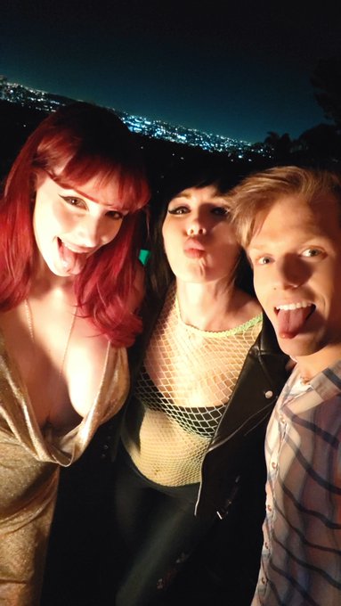 OMG 🤯 just met the most 🔥 artist at the #PornhubAwards 2023 🏆 @Bigwomb, we're shook! 😍 @CloseupFantasy<a href="/tag/pornhubawards"class="tags">#PornhubAwards</a>