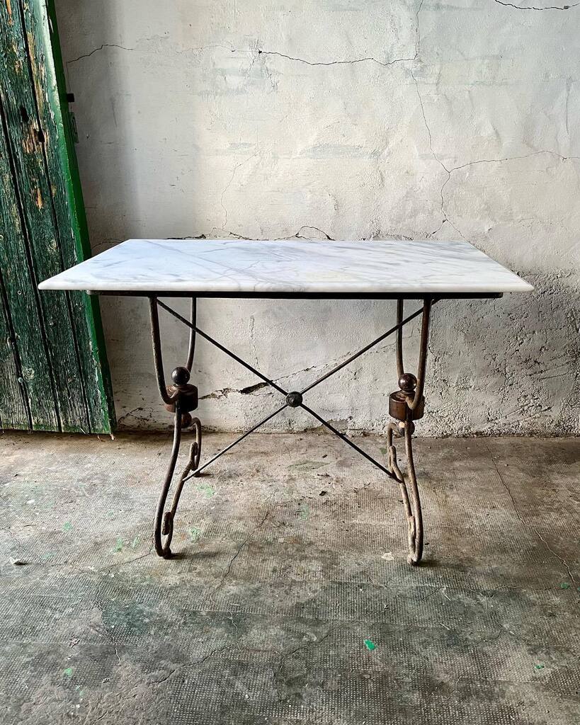 Latest Arrival….. French Presentation Table

Please DM for more details.

 Available to view in in our Tetbury showrooms in Hangar Two, Babdown Airfield.
Online soon…. 

•
•
•

#presentationtable #patisserietable #butcherstable #gardentable #side… instagr.am/p/CrdAA_cI5Aq/