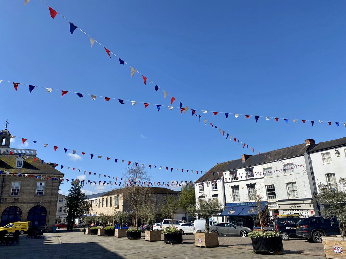 Our summer bunting is being installed throughout Warwick Town Centre today! 🇬🇧