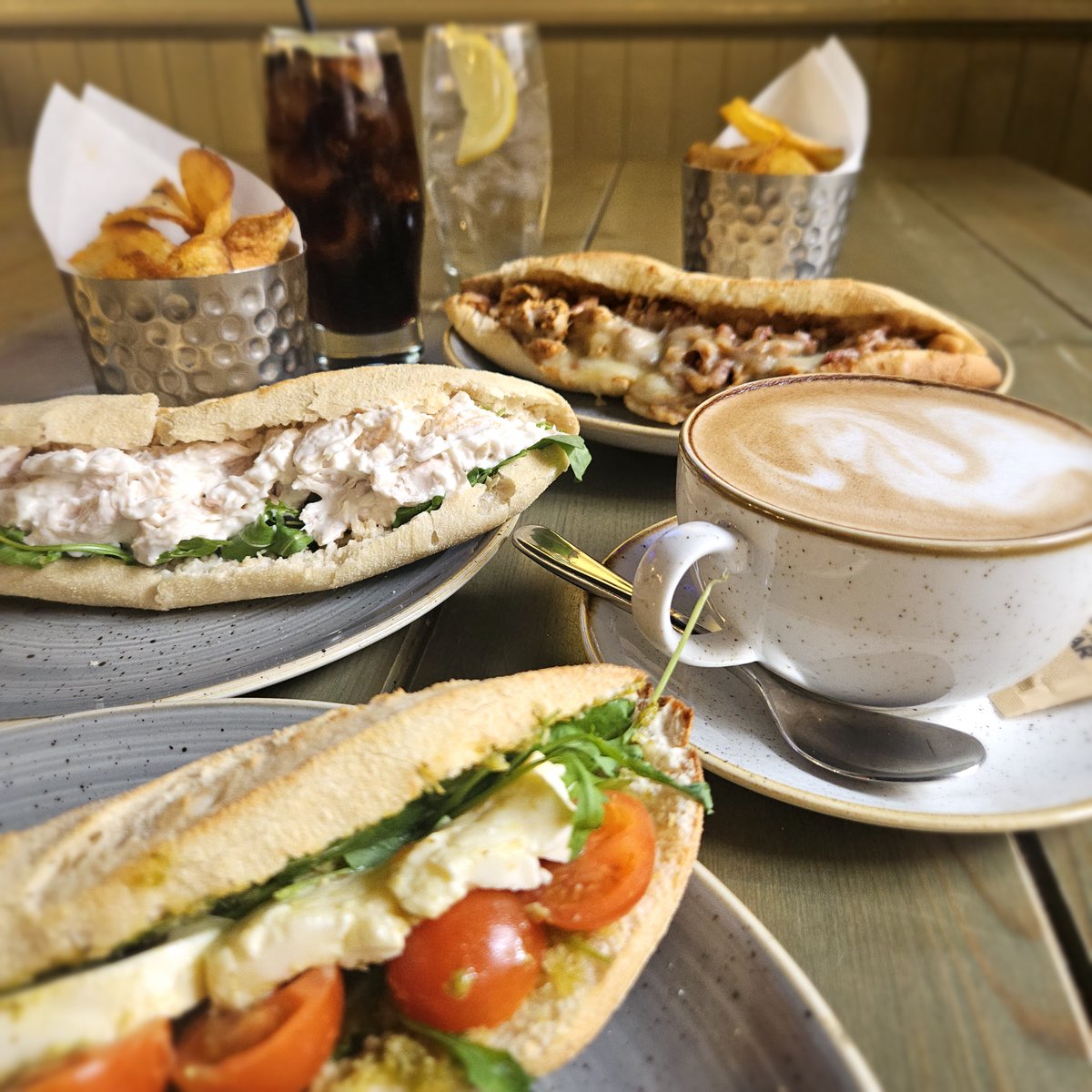 Looking for a light lunch? We've got a brand new lunch menu to satisfy those cravings! 🤤
A freshly filled baguette made to order, toasted cajun crisps and a soft drink of your choice for only £6.95!

*Available Monday - Friday, 12pm - 5pm.