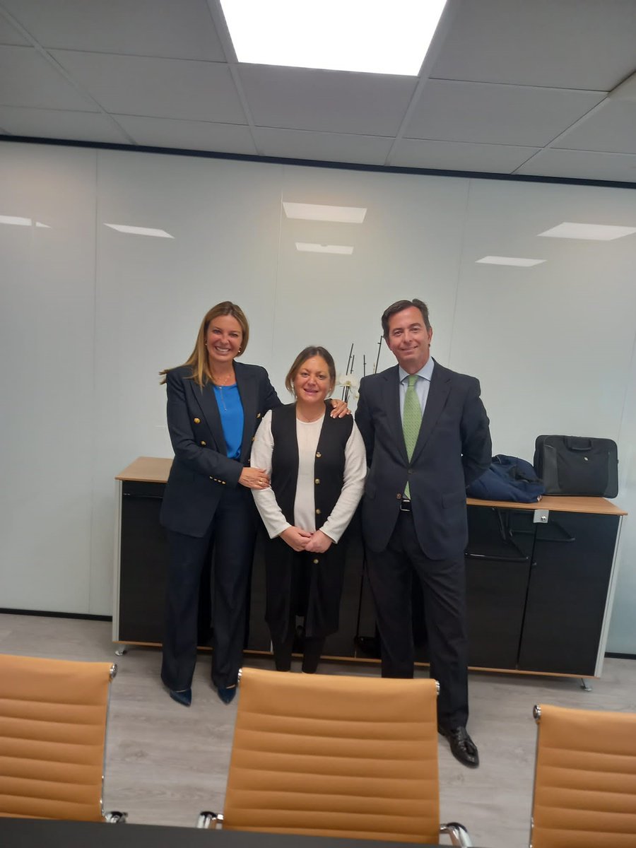 capital_far's tweet photo. Hemos realizado la transmisión de la Farmacia en Barrio de los Poetas (Madrid) 👏 👏
Le deseamos a Coro mucho éxito en su nuevo proyecto.
#FARCapital #farmacias #transmisión
👇 Consulta sus testimonios en nuestra web: 👇
https://t.co/Pl2pB61wte https://t.co/m7I0x7FCfI