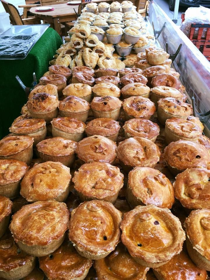 LoveBritishFood's tweet photo. Love British Pork Pies!🇬🇧 https://t.co/jJZ9pUzESw