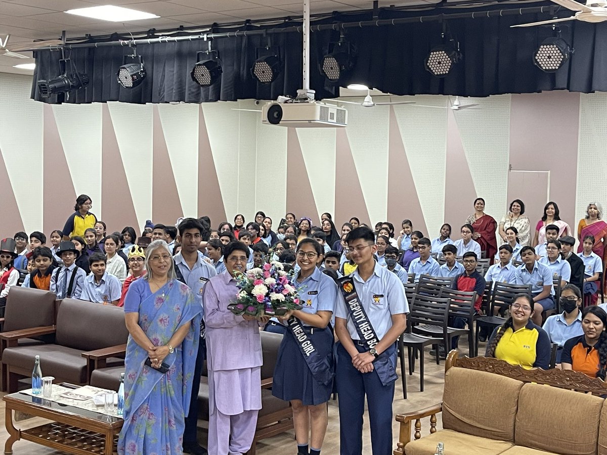 thekiranbedi's tweet photo. Birla Vidya Niketan School @BVN_delhi #LITFEST23 #Author #writing #Reading #AuthorMeet #Students #Childrens
Principal Meenakshi Kushwaha Thank you for the Invitation. https://t.co/XHfPAO91z9