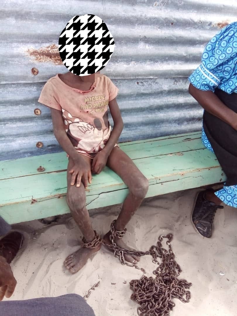 namibiansun's tweet photo. JUST IN: Police in Oshikoto on Saturday arrested a couple from Omuntele Constituency for allegedly abusing and chaining their orphaned nine-year-old granddaughter. Omuntele constituency councilor Sacky Nangula was alerted to the horrific abuse and immediately informed the police. https://t.co/jxwIsr8HVB