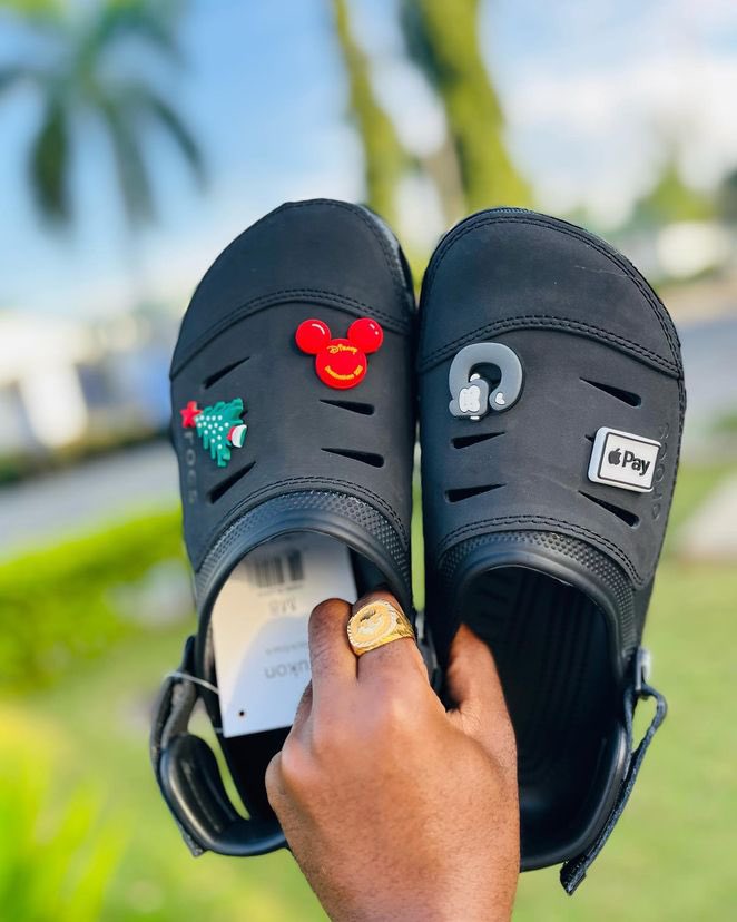 crocskali's tweet image. BEST QUALITY CROCS 

1 pair - 45,000/= tshs ($20)
☎️ : +255769928320
💌 : crocskali@gmail.com

Nationwide delivery 🚚 
#crocscomfort  #crocszn