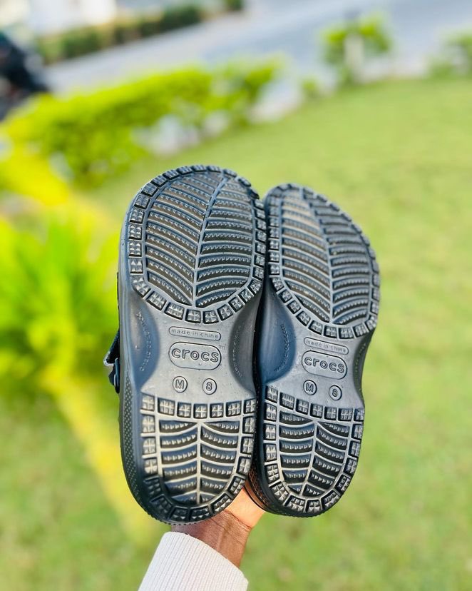 crocskali's tweet image. BEST QUALITY CROCS 

1 pair - 45,000/= tshs ($20)
☎️ : +255769928320
💌 : crocskali@gmail.com

Nationwide delivery 🚚 
#crocscomfort  #crocszn