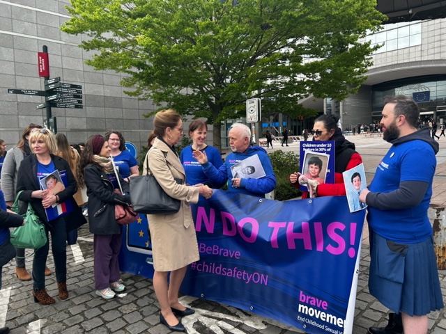 MankindCharity's tweet photo. Today we are joining survivors around the world who want the EU to Be Brave in the fight against childhood sexual violence.

We support the EU's proposed regulation to prevent child sexual abuse online.

#EUvsChildSexualAbuse #BeBrave @sanchezcastejon @SwedishPM https://t.co/7d7MWf1rIv