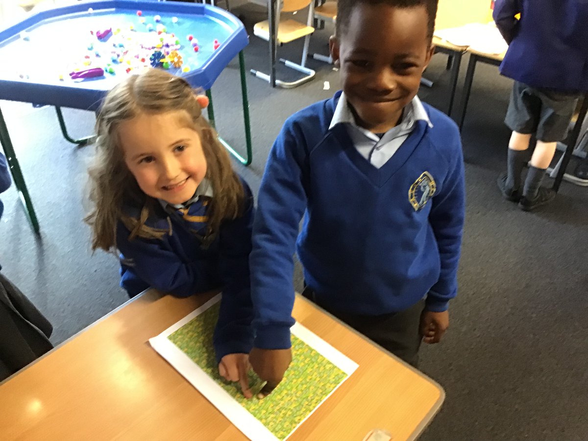 MrsCAllan_'s tweet photo. @WhiteRoseEd @WhiteRoseEd We were buzzing when we found Bee. 🐝 #FindBee #FluencyBee https://t.co/PaeXtBygBR