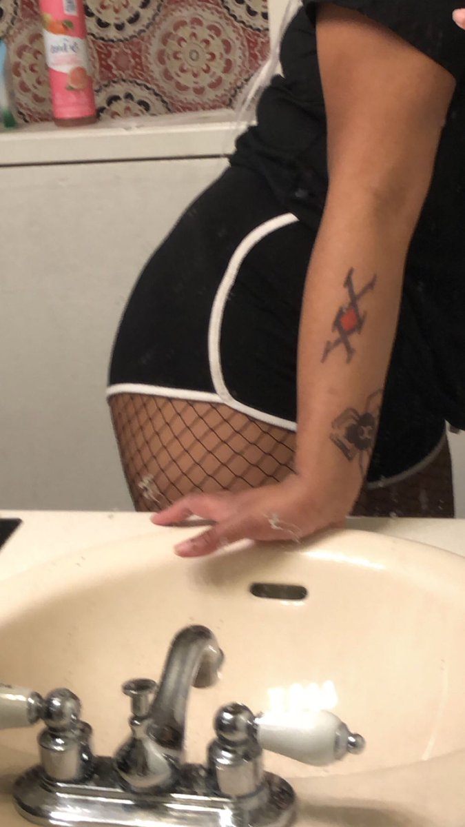 PrincessBrii792's tweet photo. @18SexualFun Playing wit myself on camera for the first time tomorrow on my onlyfans! 💕💕💦💦💦🥰🥰 Cum with me and watch! 💦💦 it’s a free subscription! 
👇👇👇👇

https://t.co/YuqjJ5yXNl https://t.co/g6Zi3LHElL