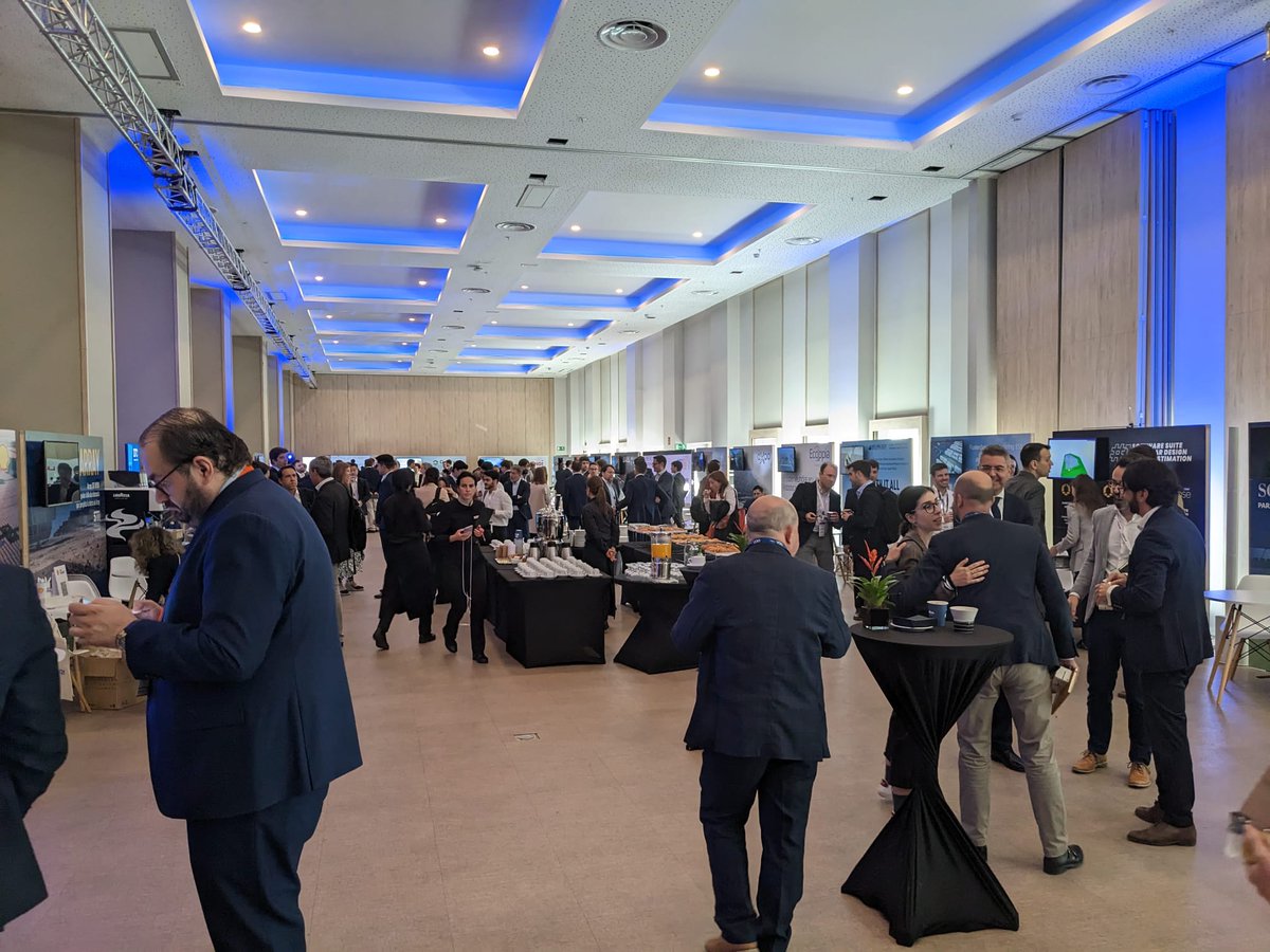 WattkraftIberia's tweet image. Da comienzo la primera jornada de #Energyear España 2023 y, nuestros compañeros Aalejandro Velázquez y Wei Qin, estarán allí en nombre de Wattkraft Iberia. 
📍HOTEL RIU PLAZA ESPAÑA.