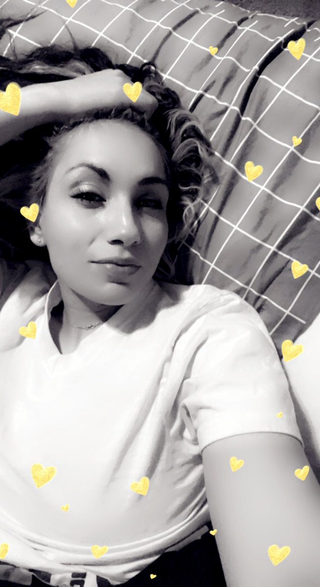 Alessa_Katt's tweet photo. Goodnight 😘💤 🌙 https://t.co/aoFYzIyVNe