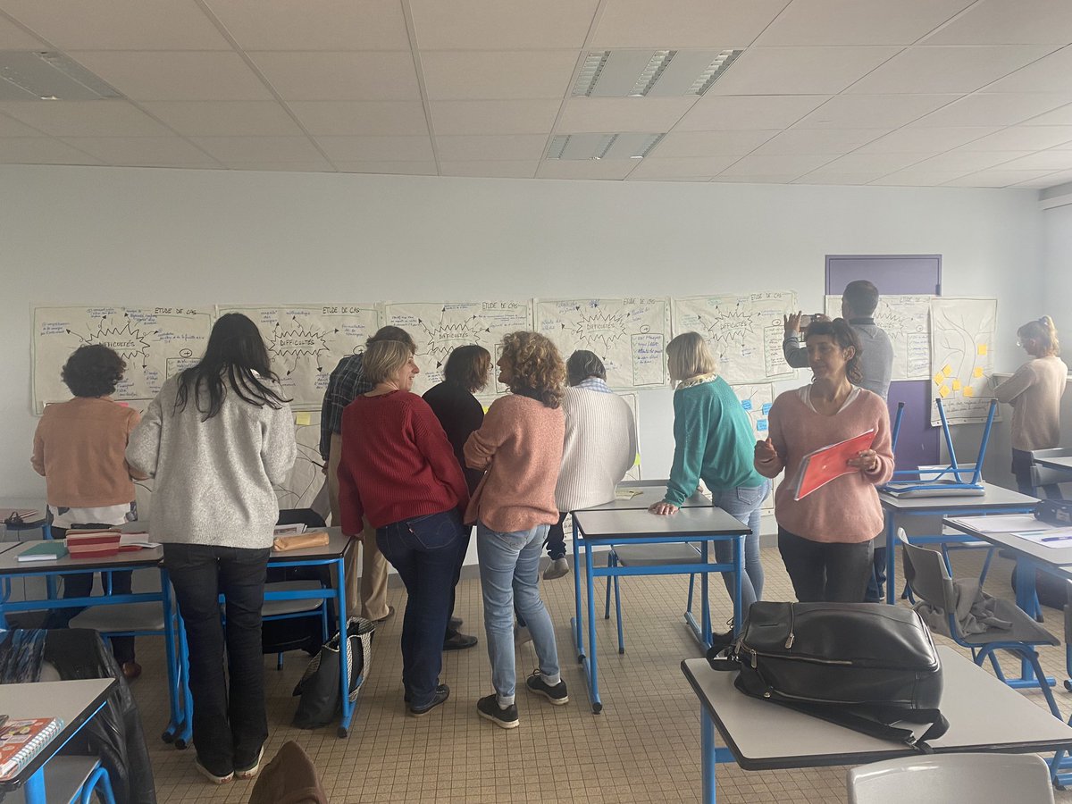 AlineBrahami's tweet photo. Travaux collaboratifs et partage des bonnes pratiques par les coordonnateurs du dispositif Devoirs faits ! https://t.co/ShO3SJIp8g