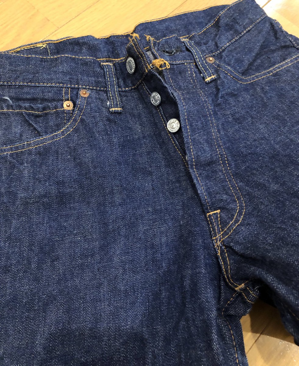 kunn_denim's tweet image. #ドゥニーム 20周年モデル
なーんかパリパリが取れずに穿かずに
かれこれ放置してしまった

今は話題に欠かないブランド
周年モデルとはいえ2008年製造

なんだかんだで歴史あるよね
当時はあんまりリプロダクトもなかったし

#denime
#レプリカデニム
#レプリカジーンズ