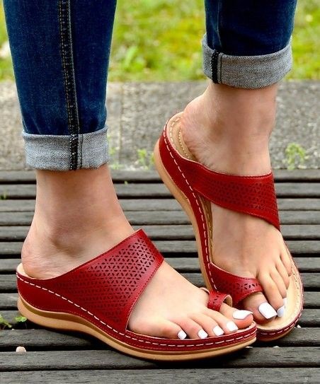 Stitched not glued!☝️
Quality craftsmanship and style in one!

Shop Here:bit.ly/3Hcnf5u 

#shoes #sandals #platformshoes #platformsandals #shopnow #summersandals #footwear #redsandals #summer #fashion #trending #usa #news #comfortable #trendingnow #Lovely #shoesaddict
