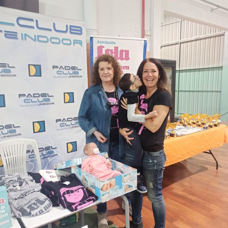 TORNEO BENEFICO LOLA BUSCA NUEVA IMAGEN
Todo un éxito lo vivido el sábado en nuestro club, batiendo todos los récord de asistencia y por suerte de recaudación. Una vez mas el ambiente familiar y las ganas de pasarlo bien fueron los auténticos ganadores.

padelclubalicante.com/index.php/lola…