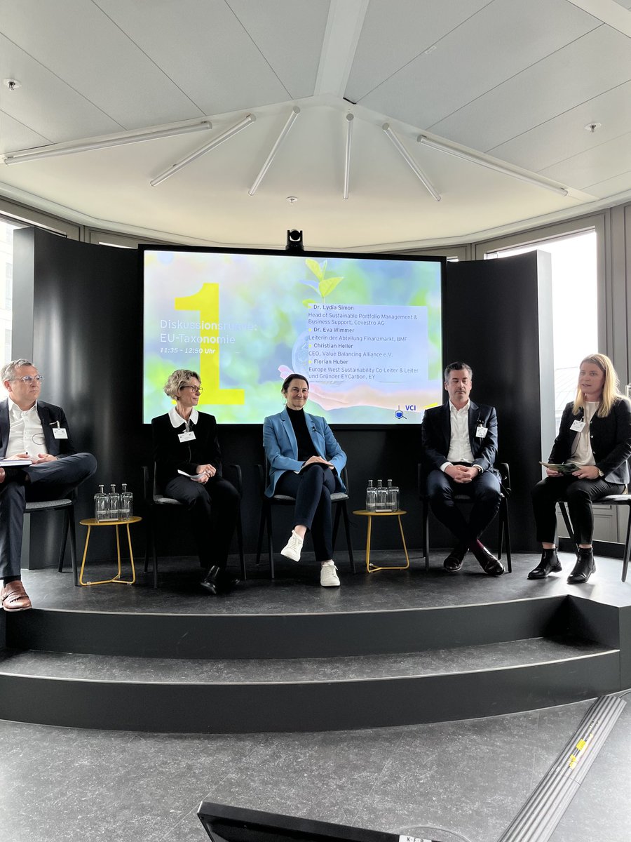 WellingVCI's tweet photo. SustainableFinanceDay in Berlin. Was die Realwirtschaft jetzt braucht! Eine spannende 360-Grad-Analyse mit #BMF #Covestro #VCI #Valuebalancingalliance #EY https://t.co/rEQHmqkn60