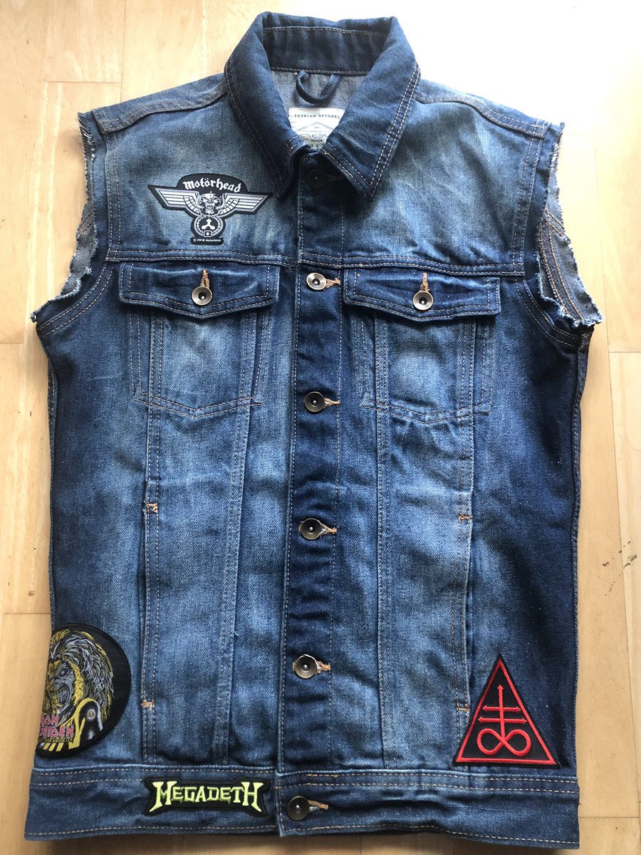 CreatinForSatan's tweet photo. #StrangerThings4 #EDDIEMUNSON replica #denim #cutoff #battlejacket by https://t.co/blktECQJjF #Dio #Motorhead #IronMaiden #Megadeth #LeviathanCross https://t.co/h7KEnuCYh0