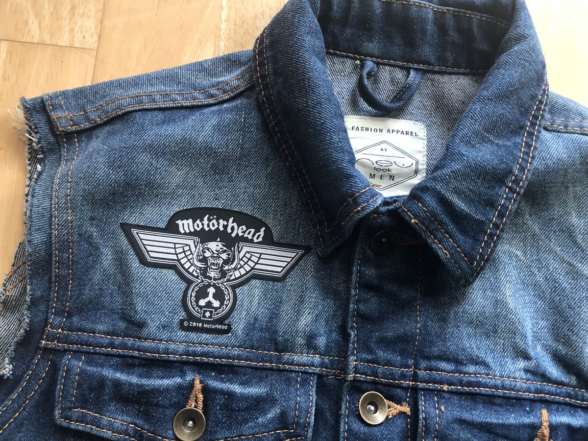 CreatinForSatan's tweet photo. #StrangerThings4 #EDDIEMUNSON replica #denim #cutoff #battlejacket by https://t.co/blktECQJjF #Dio #Motorhead #IronMaiden #Megadeth #LeviathanCross https://t.co/h7KEnuCYh0