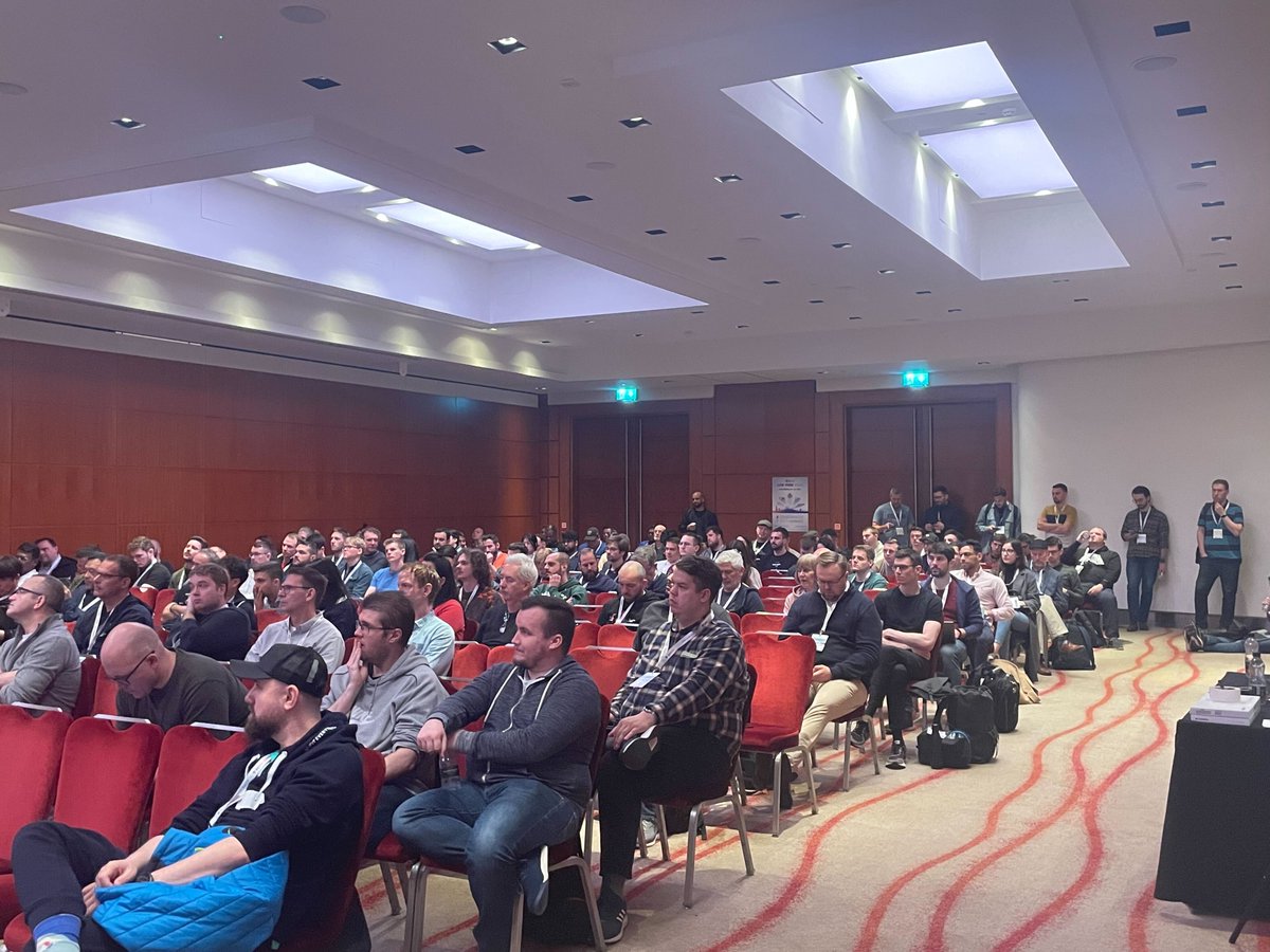 devops_con's tweet photo. Did you catch any of these great talks this morning?

#devopscon #lonodn #devmio #kubernetes #DevOps https://t.co/7v1bdg9t8b