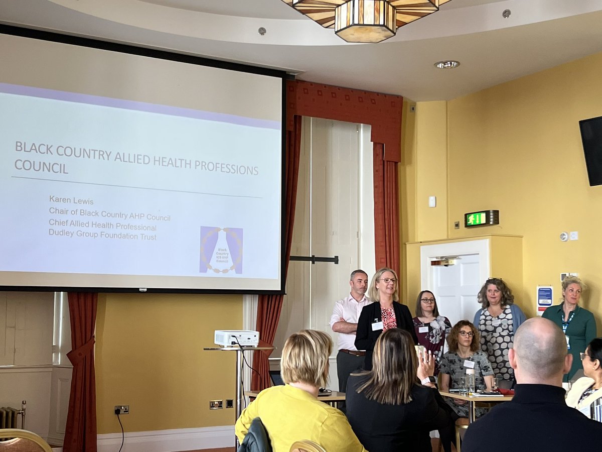 AmyHowells_PT's tweet image. Our wonderful leads sharing what our #BlackcountryAHPcouncil is achieving &amp;amp; working on. @RosLeslieRWT @mr_james_severs @KarenLe08016942 @ZoeDixonAHP @GlynnJenny #AHPleadership #drivingchange