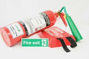 AcornSafety's tweet image. In the rare occasion that a #fire will break out in the workplace, it is important to have trained #FireMarshals on hand who can operate calmly under pressure. Our next Fire Marshal with #LiveFire Open course is 24th May. Book now bit.ly/3Ljd01L #firesafety #training