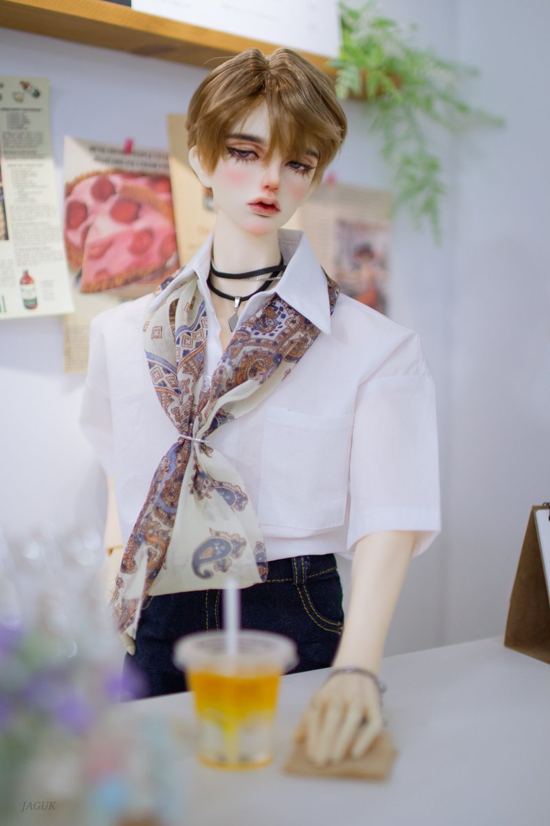 뒤에 다음 손님 기다리시는데 나오시질 않아 곤란해진 사장님💦