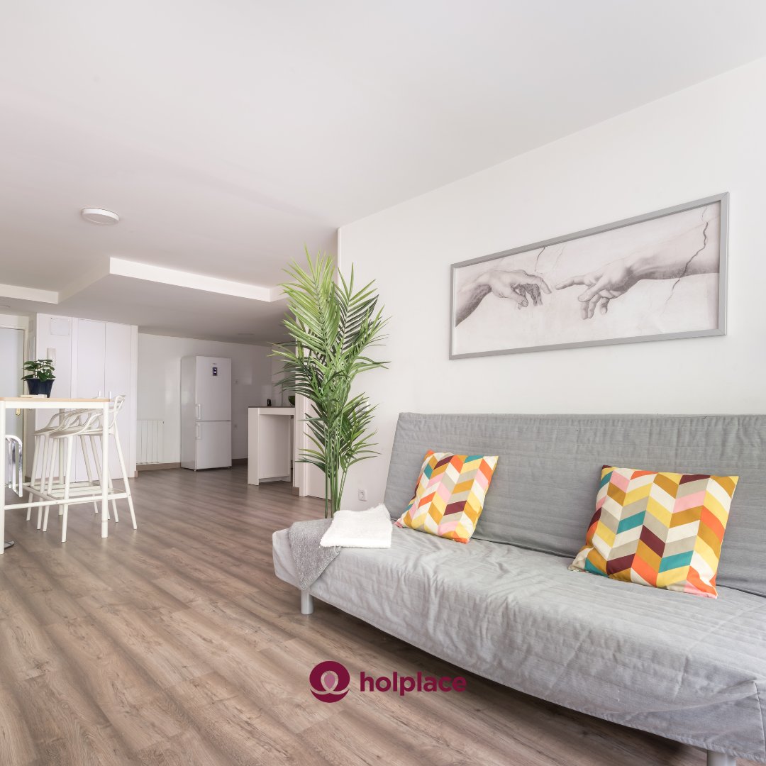 Holplace_'s tweet photo. ¿Quieres sentirte como en casa cuando estás de vacaciones en otra ciudad? Nuestros alojamientos turísticos ofrecen la comodidad que necesitas en tu próxima escapada. 
 
Consulta los apartamentos disponibles en nuestra web. Link in Bio.  

#turismo #holplace #madrid #alojamientos https://t.co/VjJgGbo1Uc