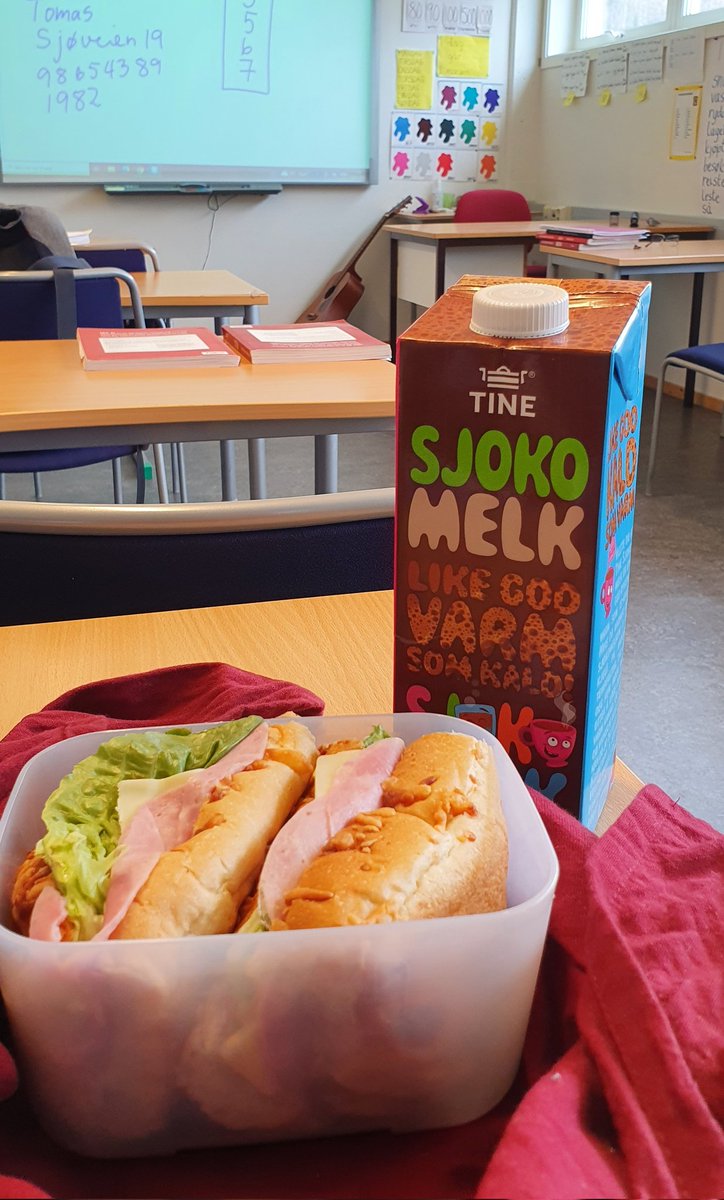 RB08300's tweet photo. Dagens lunsj 😋 laget av min kjære 🥰 #matpakke #お弁当 #baon https://t.co/o8yF3gZCtG
