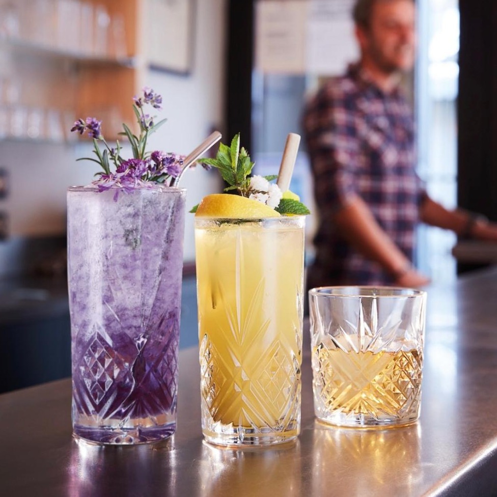 La colección Broadway de Arcoroc es perfecta para tus cócteles veraniegos y presentaciones alegres.🍹🍸

Están disponibles en varias capacidades y formas.🤩

Descúbrelos todos en #DemingoEquipamientos.💫