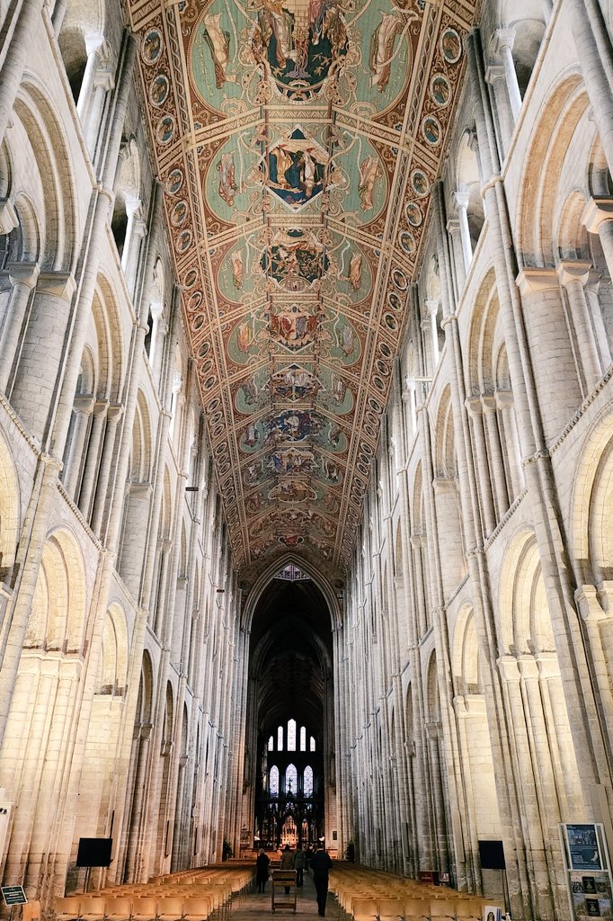 Wonderful to be back at @Ely_Cathedral for #ChoralEvensong yesterday evening. @seam100 led the Choir of Men and Girls in a riveting performance of Alleluia I Heard A Voice by @JanetWheelerMM. It's a real gem of a piece.