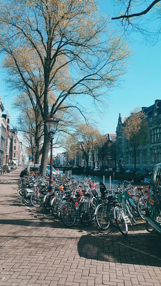 BethanJV's tweet photo. Amsterdam, you little beauty... https://t.co/KWzOnvNJU5