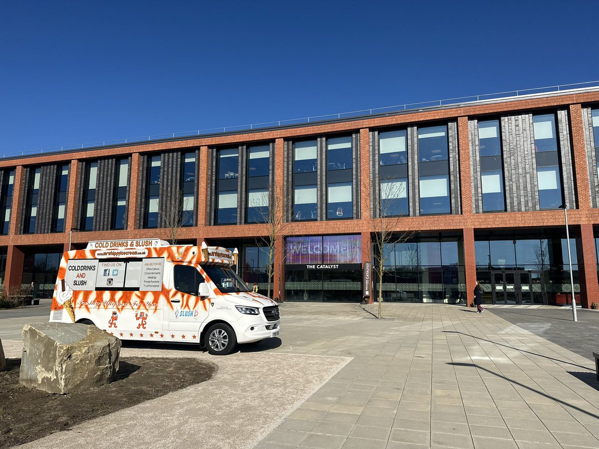 UniofStaffsIOE's tweet photo. The sun is out for the #UCAS event today and the ice cream van has paid us a visit.
What’s not to love ❤️
#ucas #staffsuni #uni #ukuni #ukuniversity #icecream #sunshine #ucasevent #university #proudtobestaffs #ioestaffs https://t.co/dHOiDf4l5V