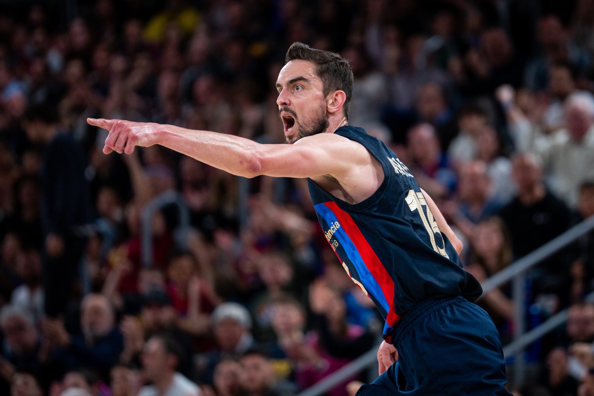 FCBbasket's tweet photo. ⭐ #MVPMovistar - @satoransky ⚡ https://t.co/IpCUv04iTG